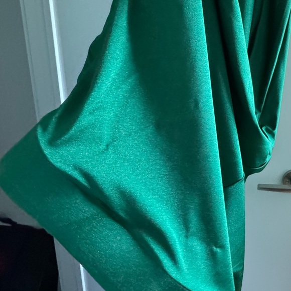 Fitted Joseph Ribkoff gown - Picture 3 of 4